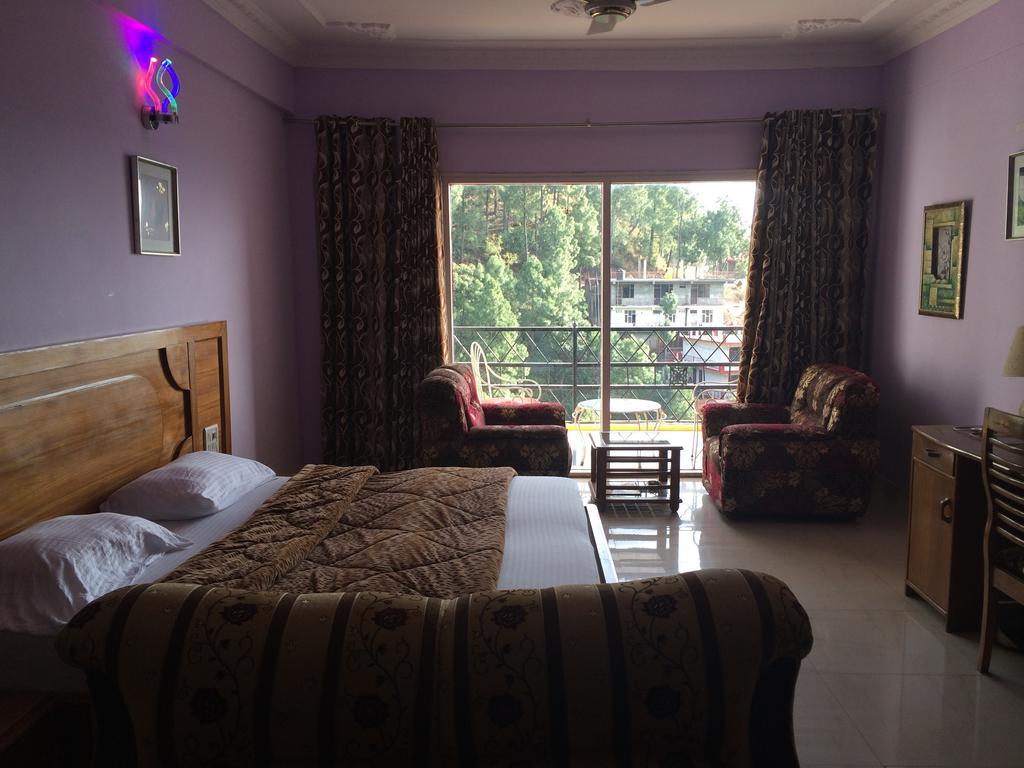 Hotel Shivalik Kasauli Bilik gambar